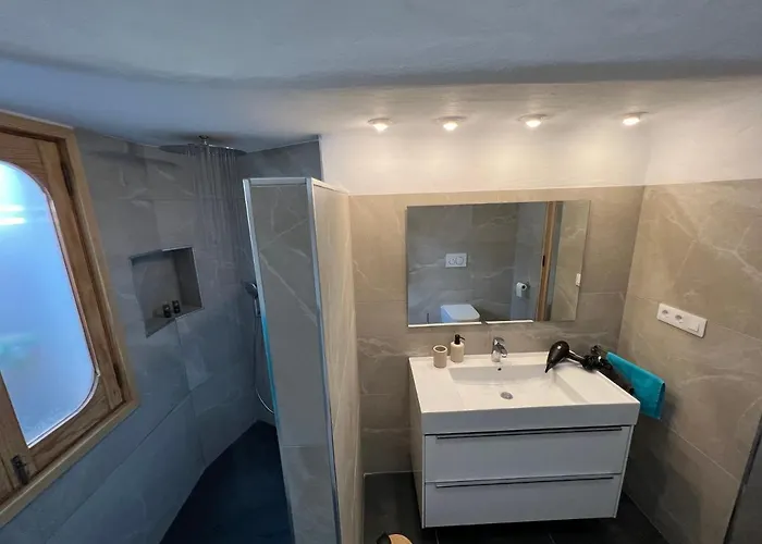 Oceania Sugarhouse Villa *